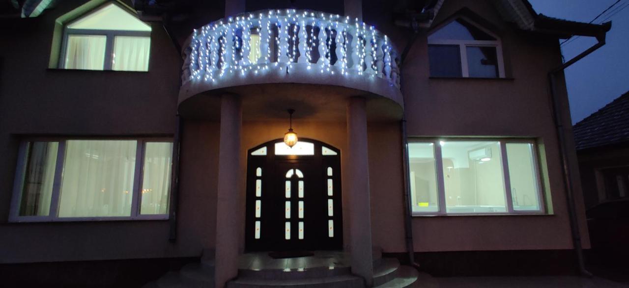 Casa Blanco Hotel Орадеа Екстериор снимка