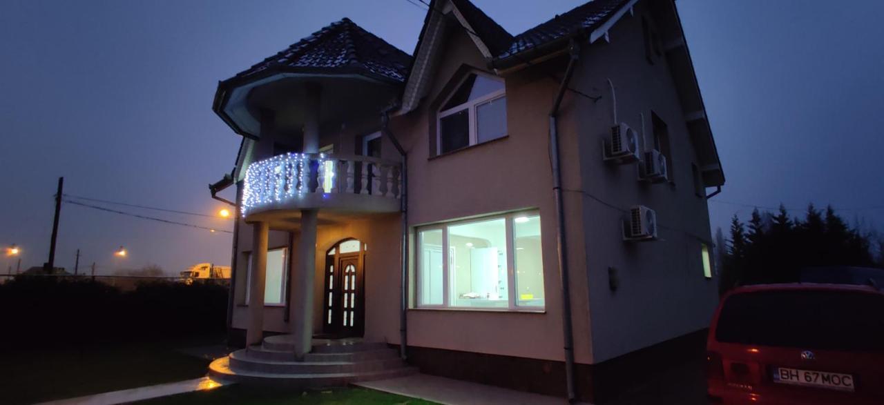Casa Blanco Hotel Орадеа Екстериор снимка