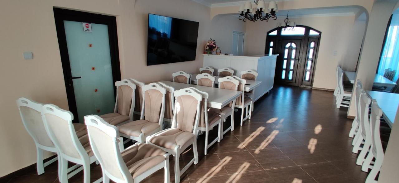 Casa Blanco Hotel Орадеа Екстериор снимка