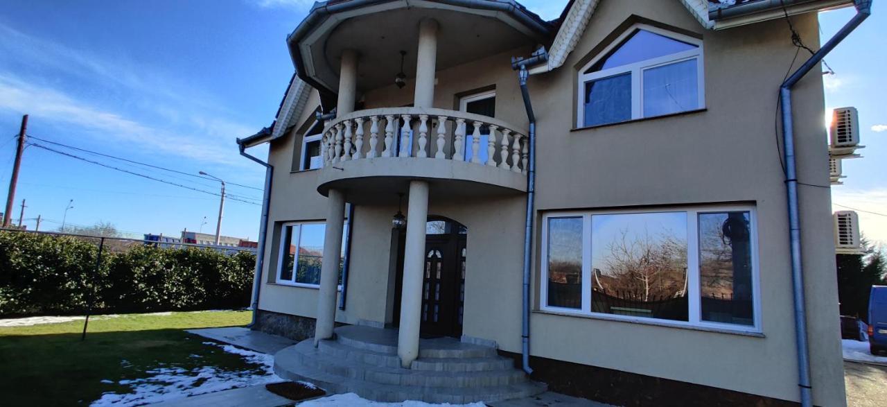 Casa Blanco Hotel Орадеа Екстериор снимка