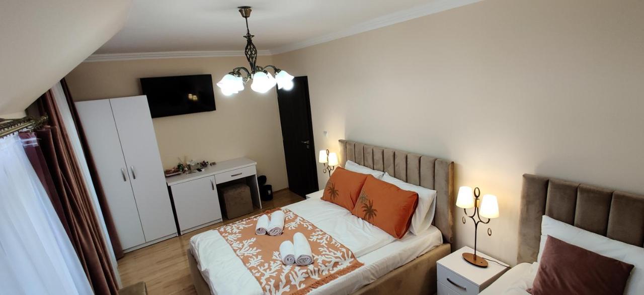 Casa Blanco Hotel Орадеа Екстериор снимка