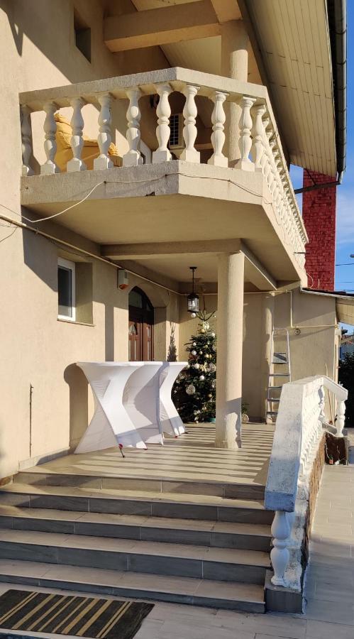 Casa Blanco Hotel Орадеа Екстериор снимка