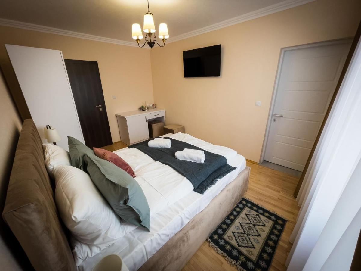 Casa Blanco Hotel Орадеа Екстериор снимка