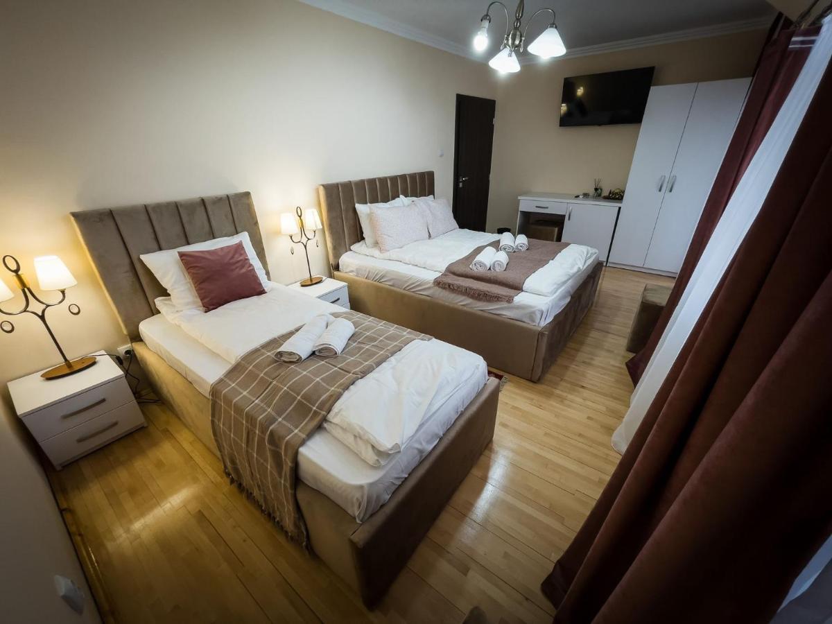 Casa Blanco Hotel Орадеа Екстериор снимка