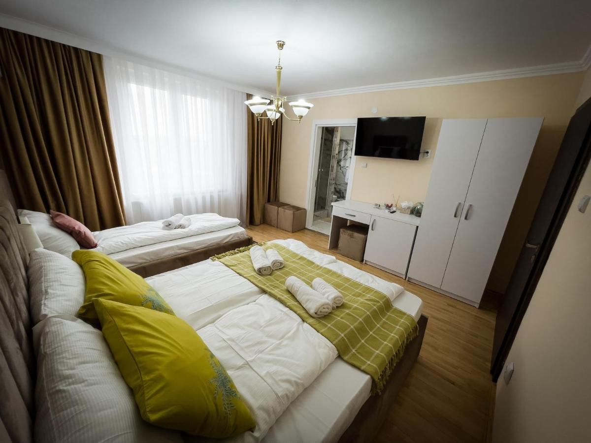 Casa Blanco Hotel Орадеа Екстериор снимка